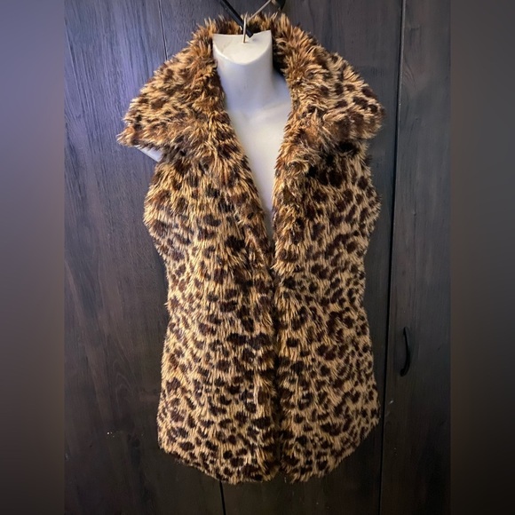 Yag couture Leopard Print Faux Fur Vest size M good condition - Picture 1 of 11